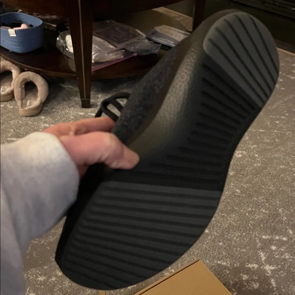 allbirds Black Wool Runner Mizzles Lace-Up Sneakers - Picture 4 of 6